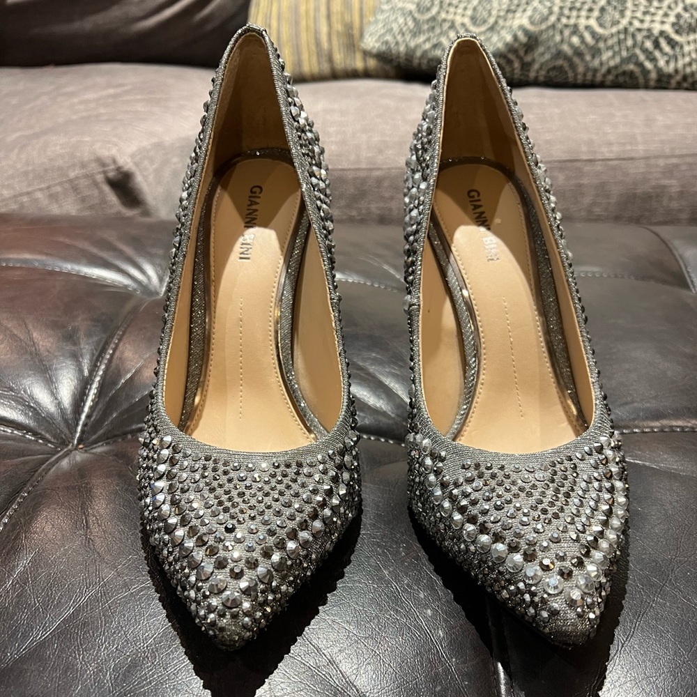 ✨Stunning✨Gianni Bini Black & Gray Rhinestone Heels Size 8.5